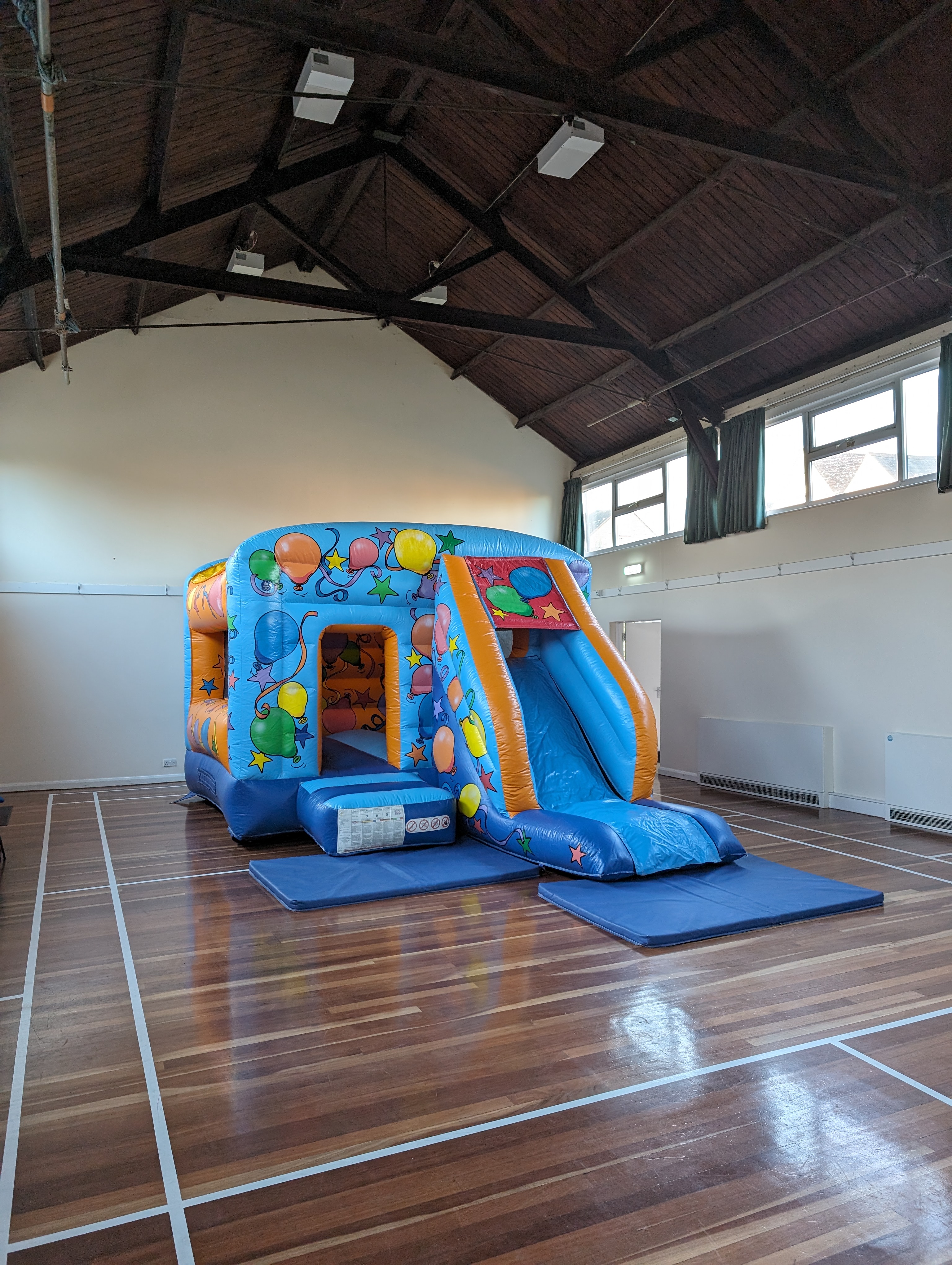 Bouncy Castle Hire in Roydon Village Hall, Harlow Bouncy Castle Hire in Roydon Village Hall, Harlow
