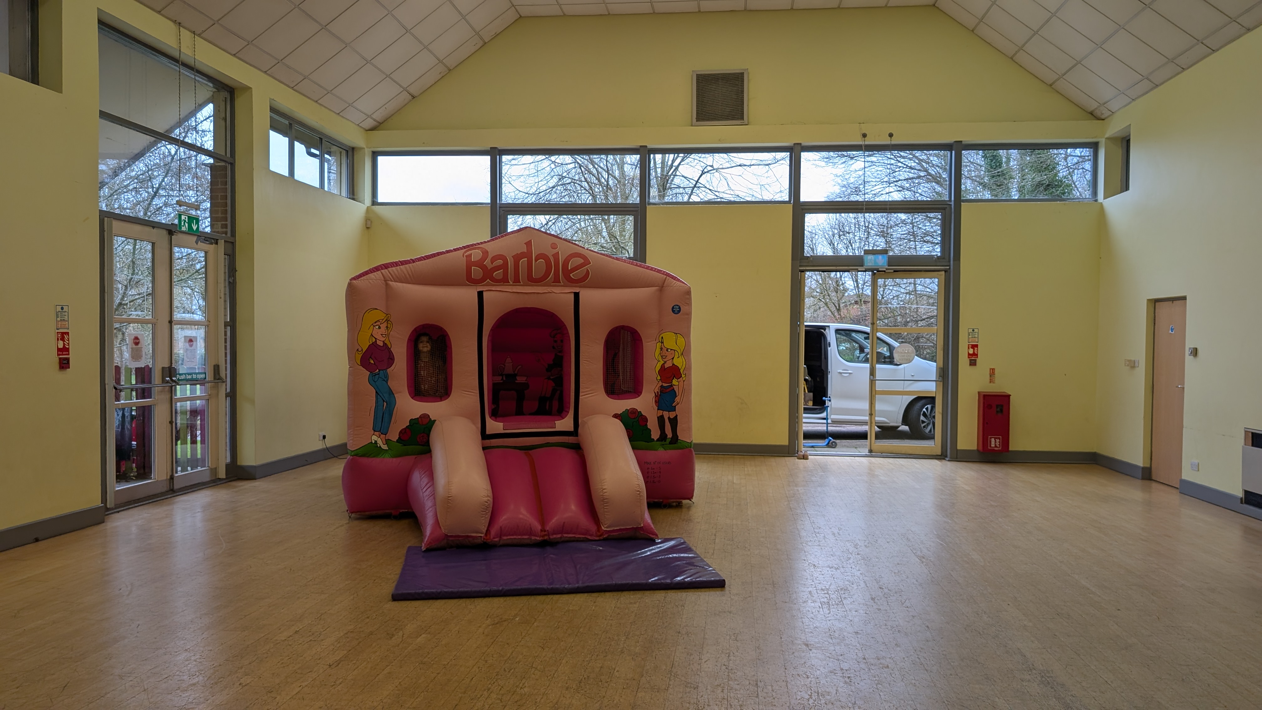 Bouncy Castle Hire in Thorley Community Centre, Bishop's Stortford Bouncy Castle Hire in Thorley Community Centre, Bishop's Stortford