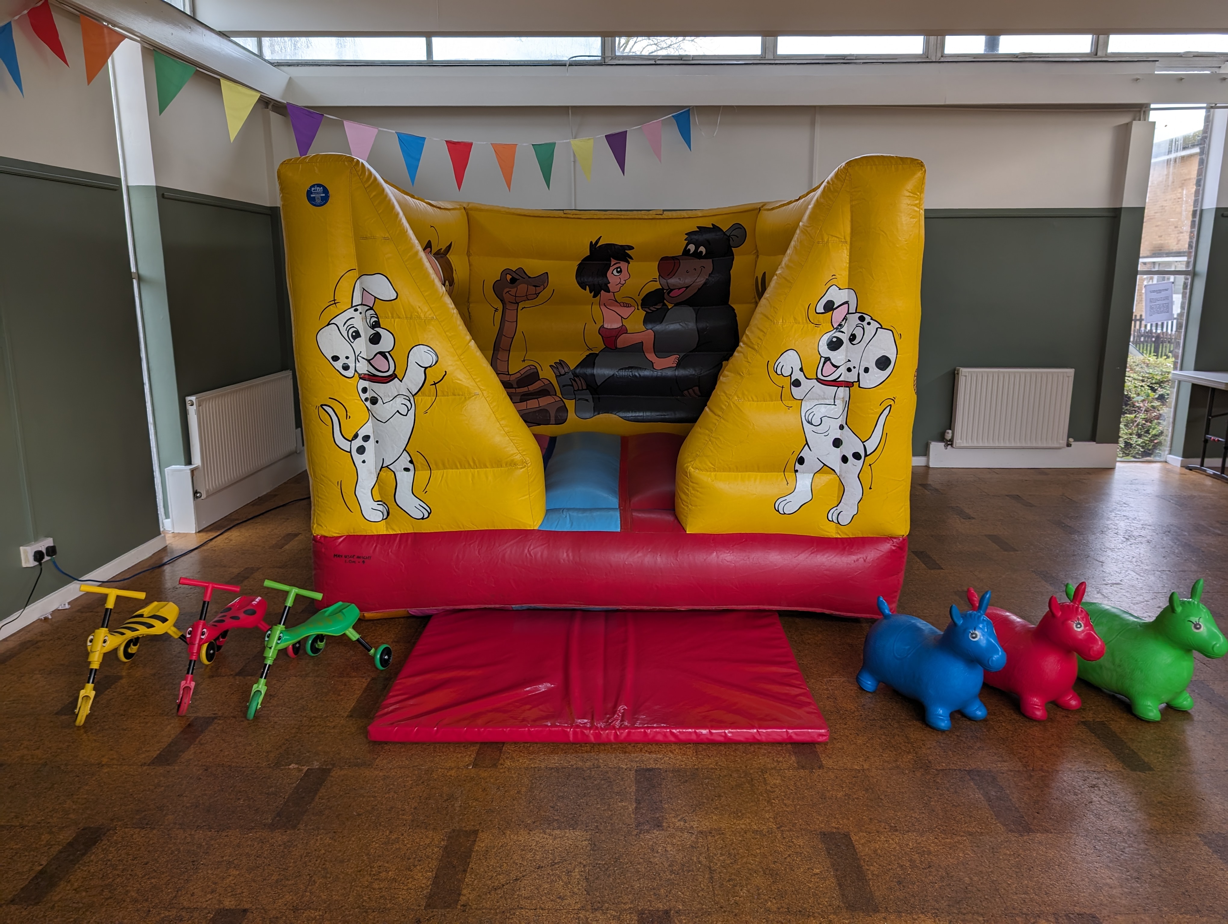 Bouncy Castle and Soft Play Hire in Quaker Meeting Hall, Harlow Bouncy Castle and Soft Play Hire in Quaker Meeting Hall, Harlow